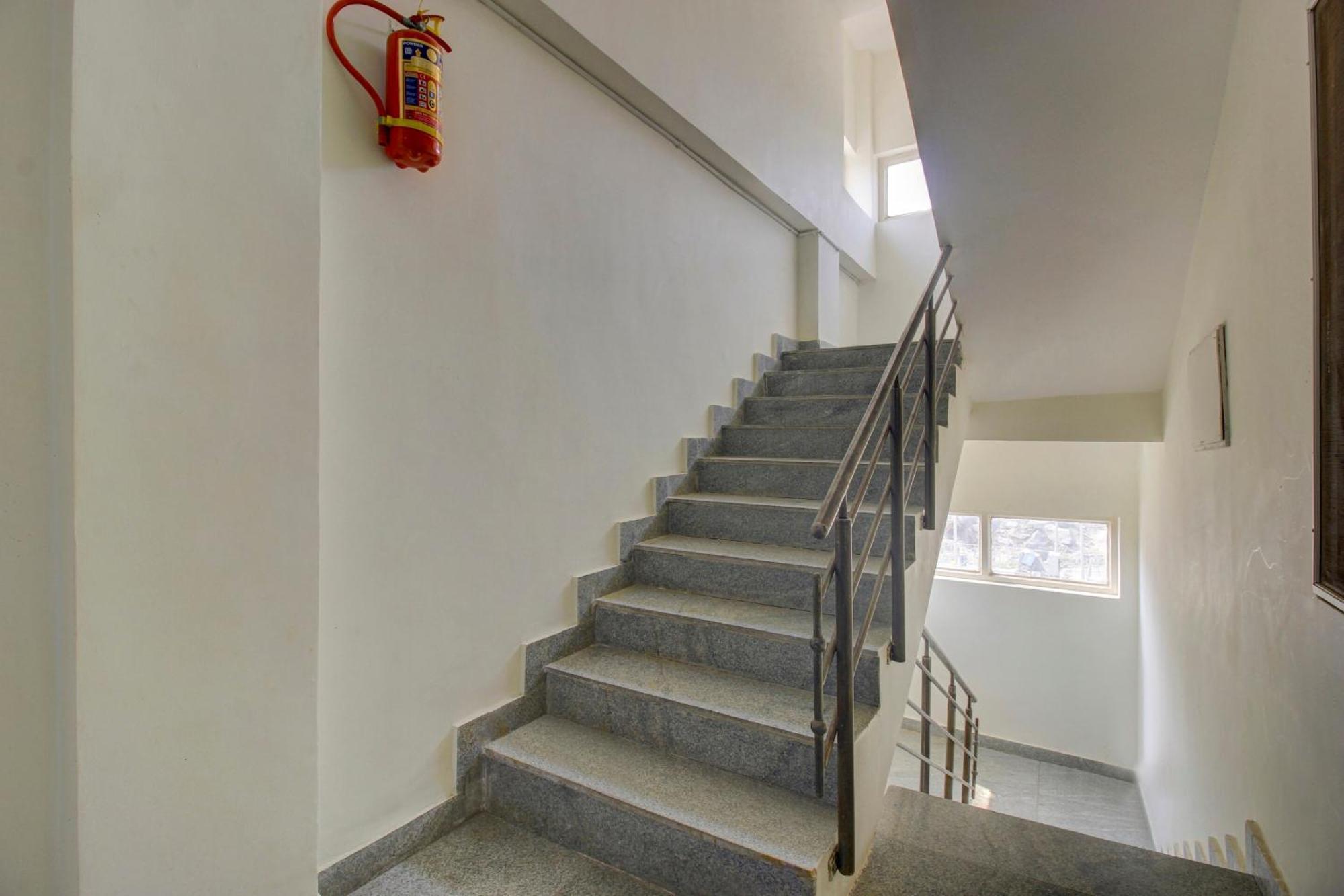 Hotel O Stay U Like Hotel'S Hajdarabad Zewnętrze zdjęcie